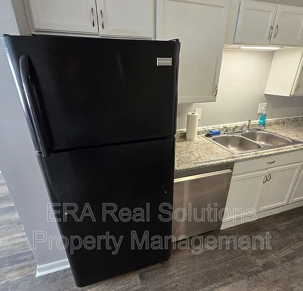 4651 Hilton Ave #B — Photo 4