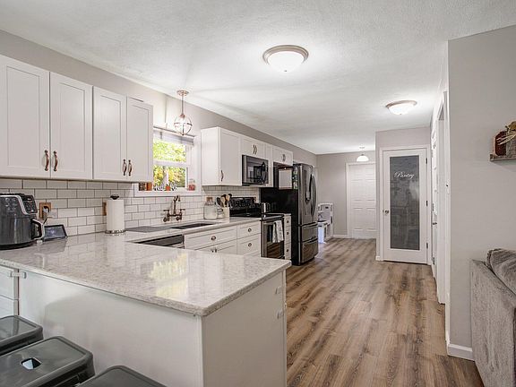 5th image of 409 Woodland Dr