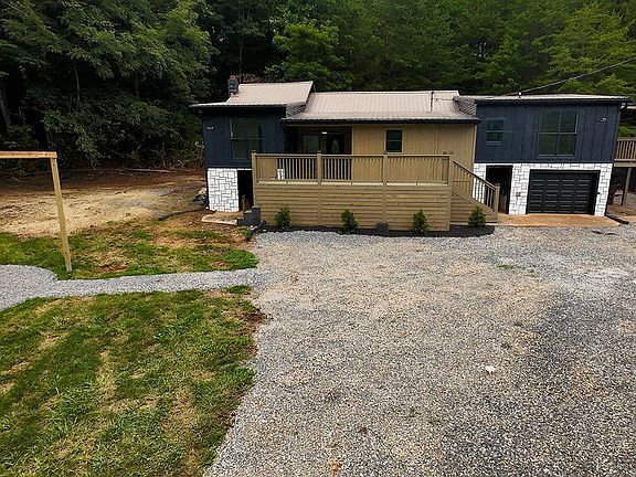 4th image of 960 Chestnut Grove Rd