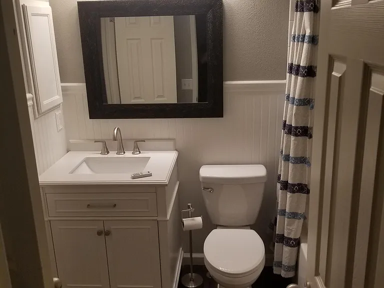 2nd Floor- Full Bathroom