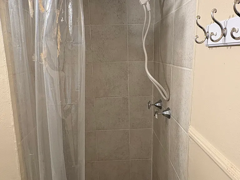721 Meadowdale Pl — Photo 7
