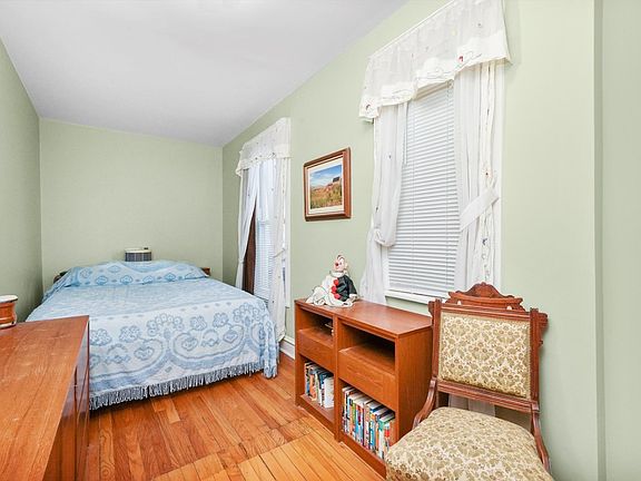 4th image of 1303 W Chicago Ave #2