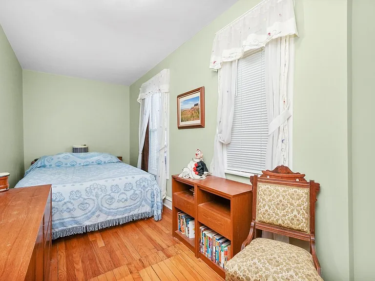 1303 W Chicago Ave #2 — Photo 4