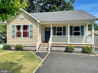 225 5th St, Colonial Beach, VA 22443