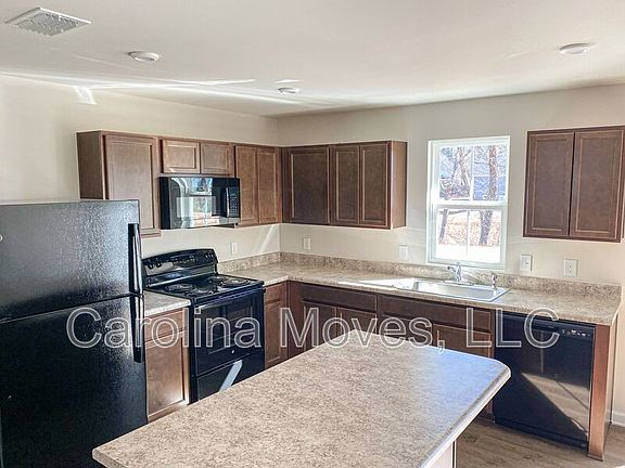 5th image of 156 Sarnesfield Way