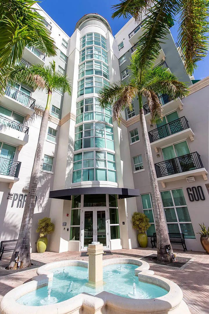 2 bed, 2.0 bath, 1201 sqft, $2,900 — Photo 1