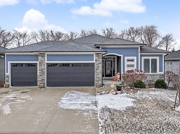 14514 Sutton Dr, Urbandale, IA 50323