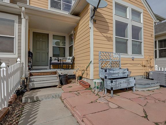 3rd image of 1911 Halfmoon Cir