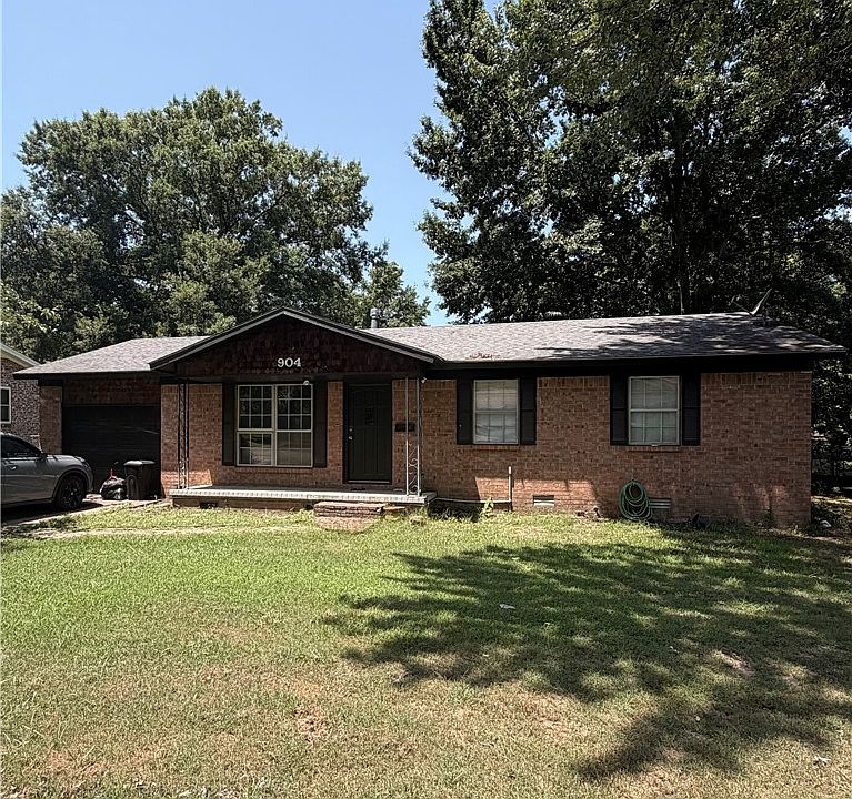 1st image of 904 S Olive Dr