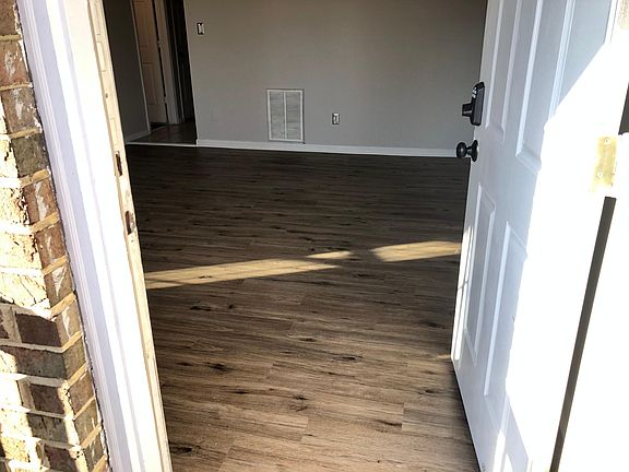 2nd image of 871 B Ave APT C