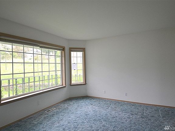5th image of 7247 NE Beach Ave