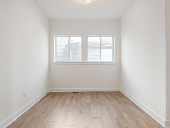 3rd image of 770 Leila Mae Ln