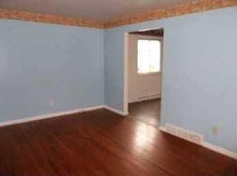 5th image of 329 Porter Ave