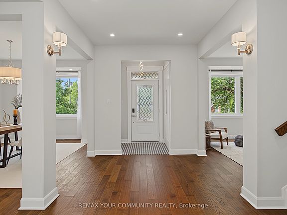 3rd image of 1111 King St E