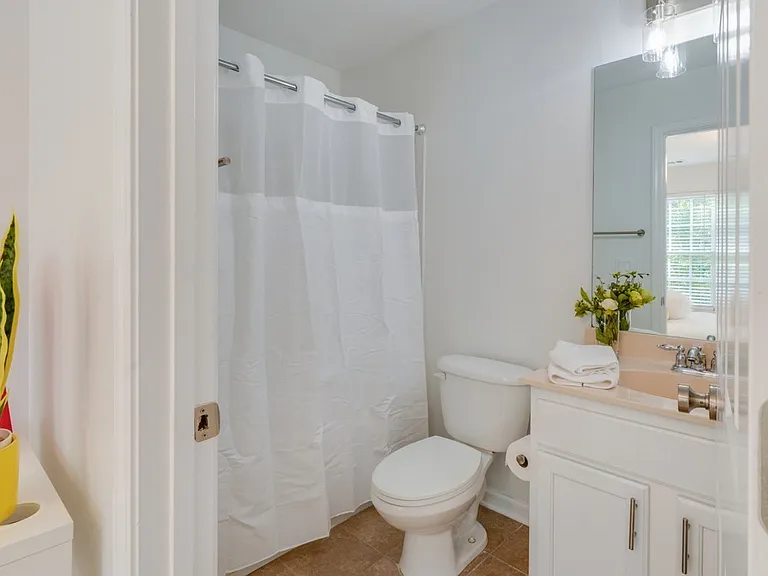 619 Cheltenham Ave — Photo 11