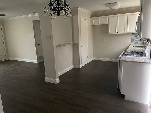 3rd image of 4407 Sherwood Dr