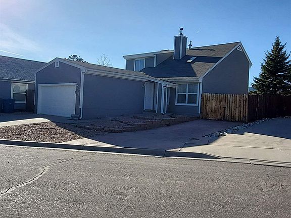 3rd image of 815 Tiffany Ct