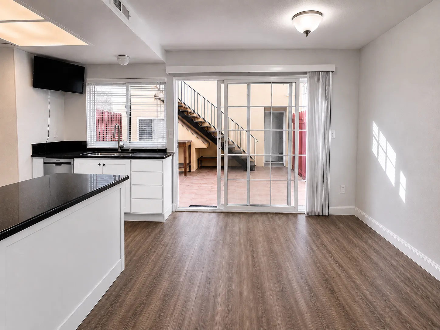 10058 San Juan Ct — Photo 4