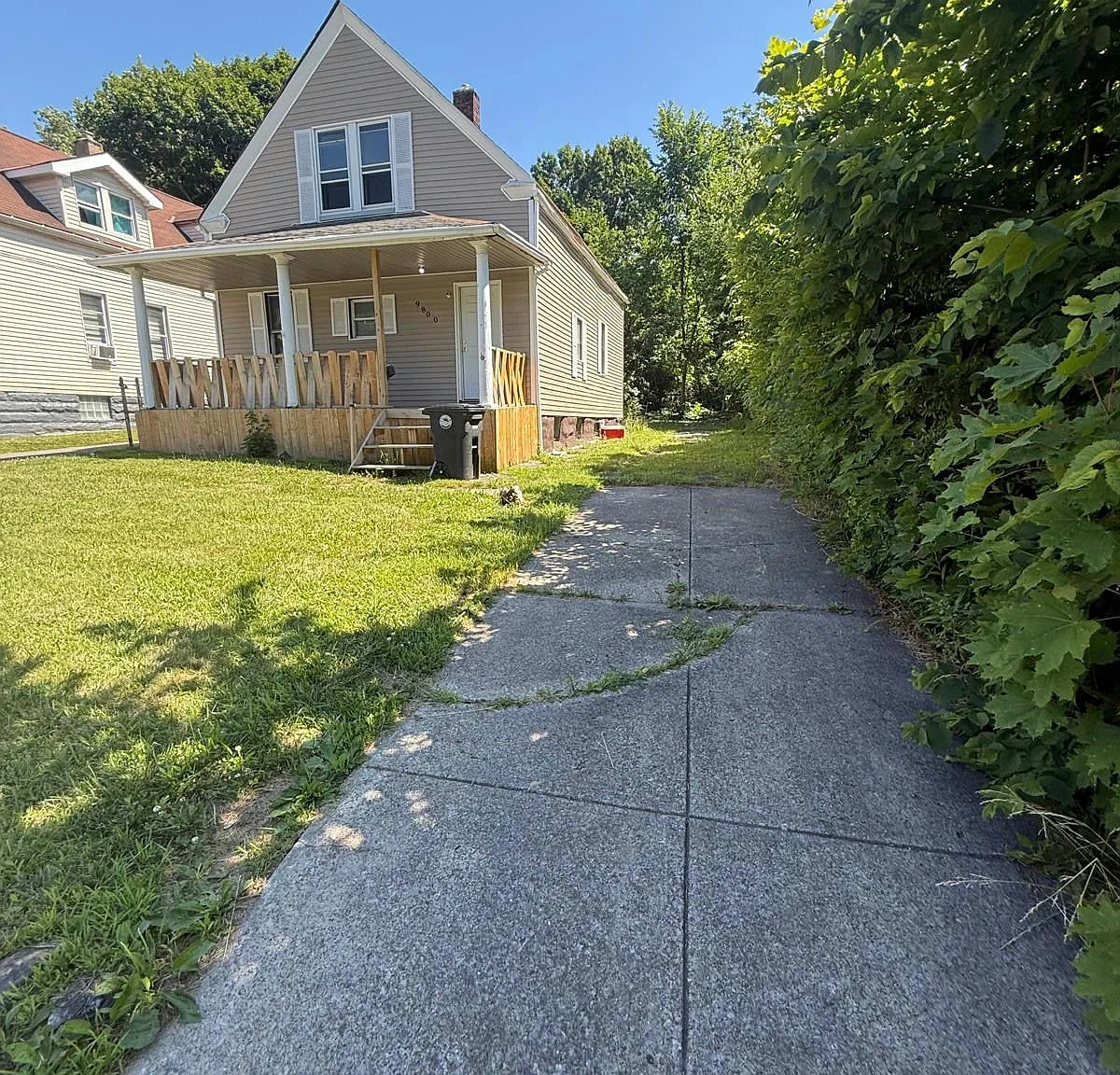 4 bed, 1400 sqft, $1,500 — Photo 2