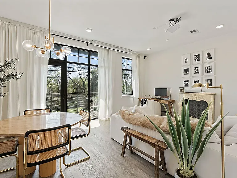 1403 Martin St #202 — Photo 4
