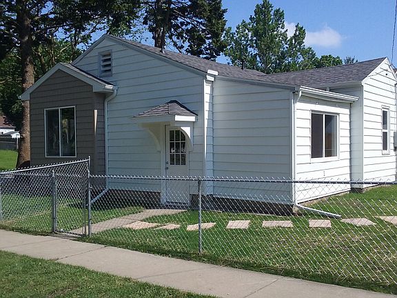 Nice fenced in yard