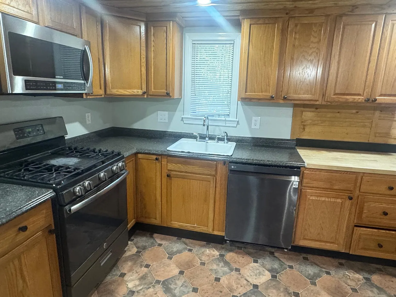 2 bed, $2,500 — Photo 3