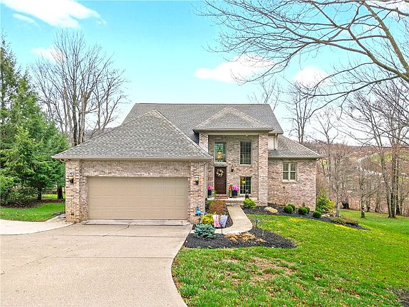 2nd image of 220 Zimmer Ln
