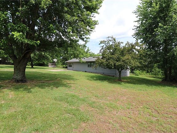 4th image of 1610 Little Flock Dr