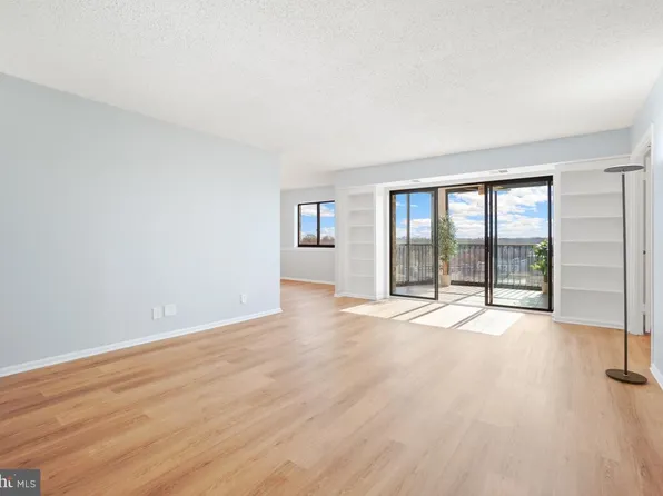 5904 Mount Eagle Dr APT 818, Alexandria, VA 22303