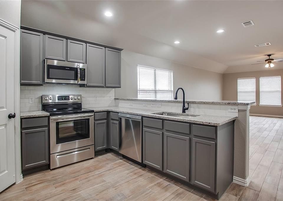 1st image of 201 Cliffbrook Dr