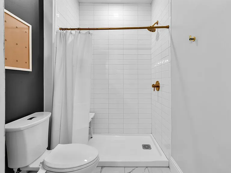 80 Hanford St — Photo 32
