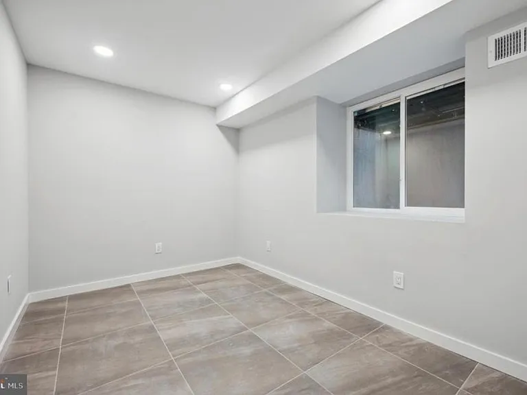 2046 N 3rd St #1 — Photo 7