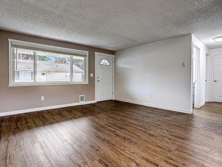 Tall Tree Manor — Photo 20