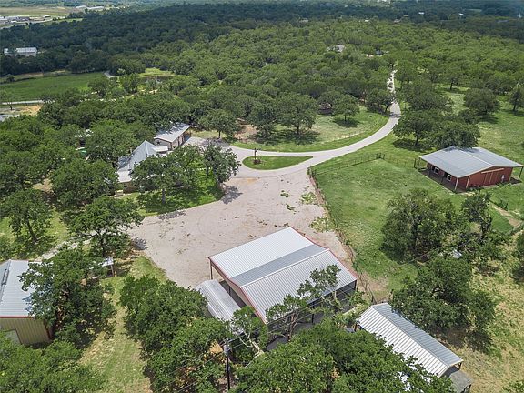 2nd image of 3911 N Highway 281