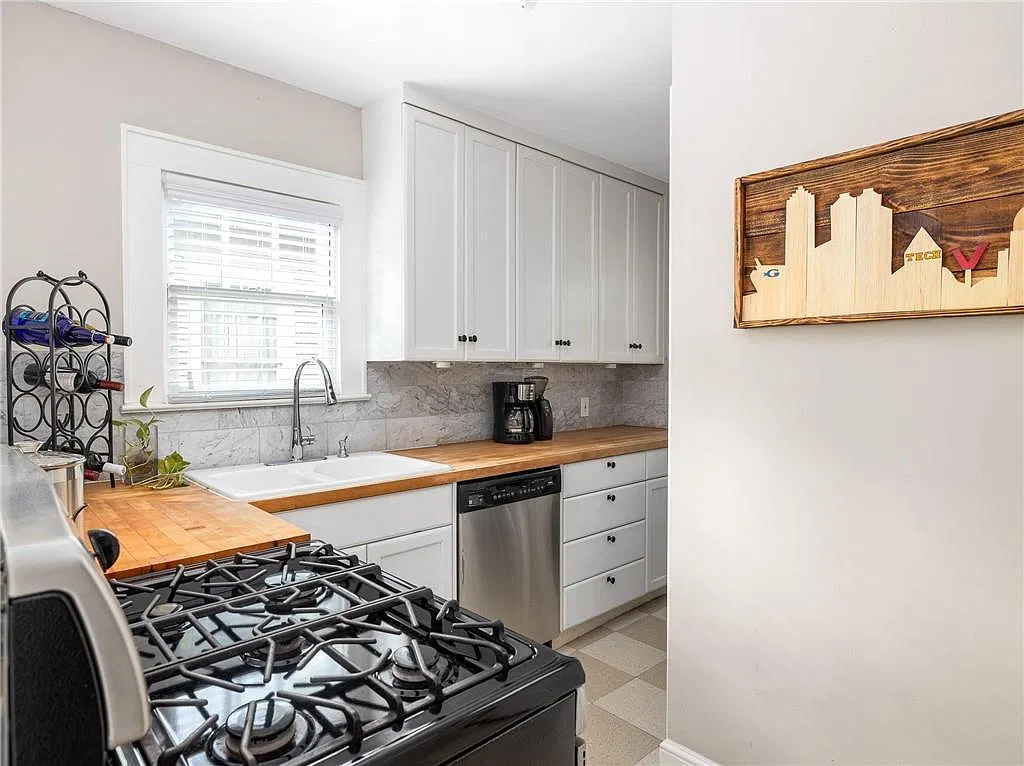 2 bed, 918 sqft, $2,600 — Photo 4