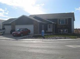 819 Country Club Rd, Gillette, WY 82718