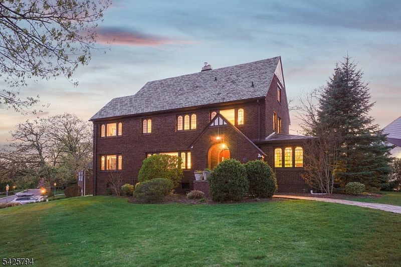 2 Overhill Rd, South Orange, NJ 07079 | Zillow