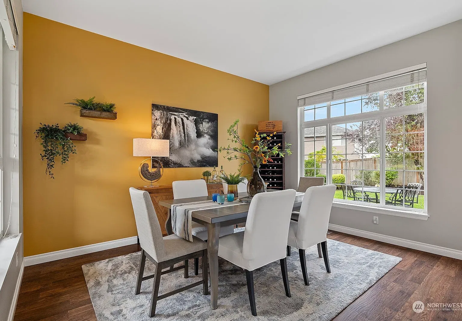 4 bed, 2.5 bath, 2540 sqft, $4,100 — Photo 4