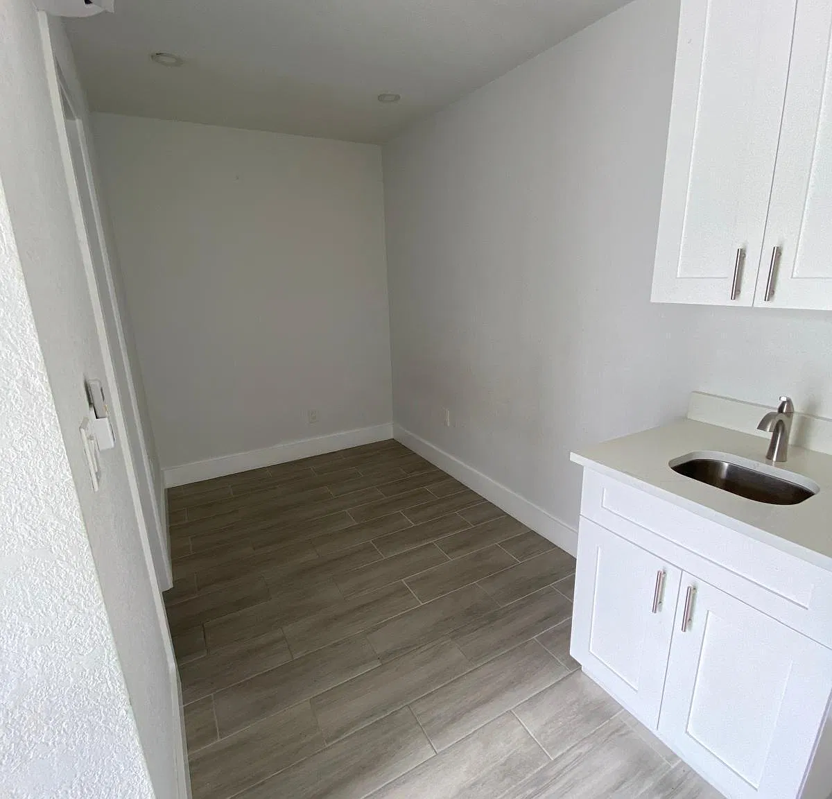 1 bed, 1.0 bath, 250 sqft, $800 — Photo 2