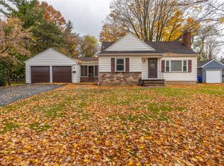 27 Morncrest Dr, Rochester, NY 14624
