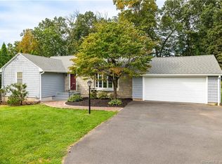 205 Ridgewood Rd, West Hartford, CT 06107