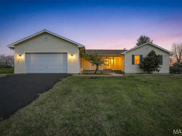 13113 Lakewood Dr, Ste Genevieve, MO 63670