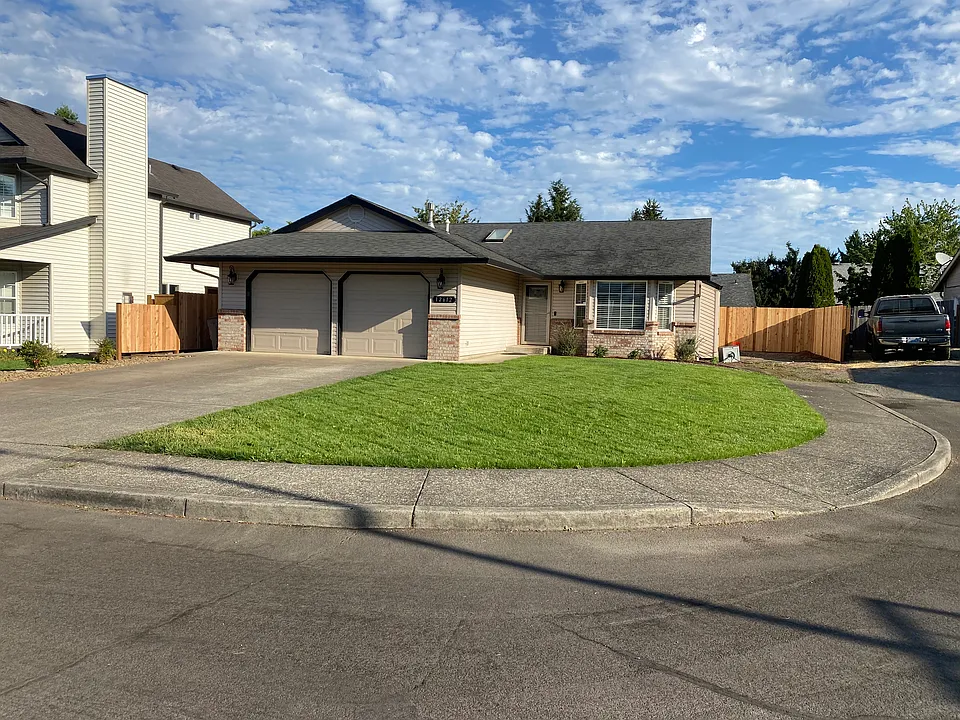 12612 NE 45th Cir