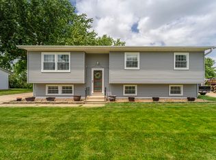 2304 3rd Ave NW, Waverly, IA 50677