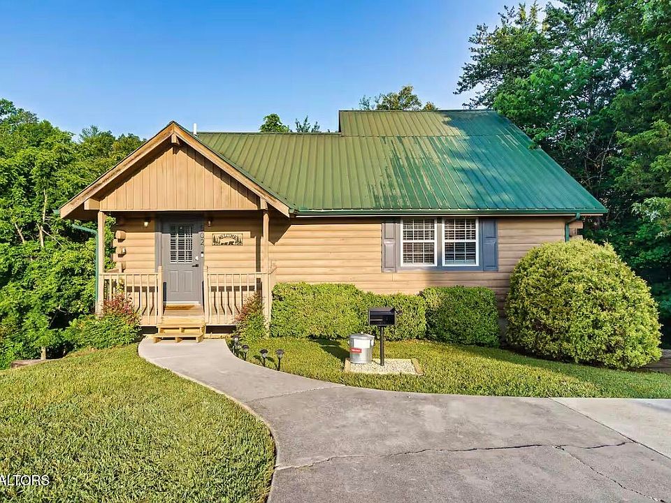 1st image of 502 Hideaway Ridge Cir