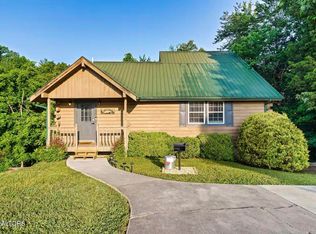 502 Hideaway Ridge Cir, Sevierville, TN 37862