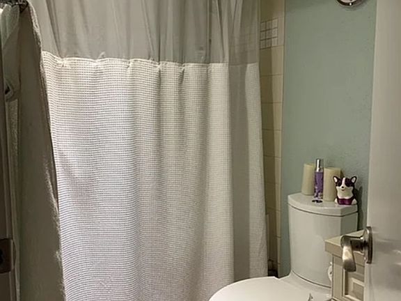 5th image of 3022 SW Bradford St #4