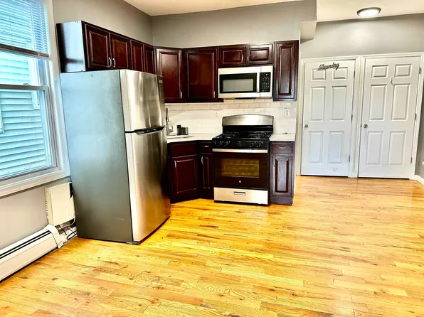 245 Duncan Avenue image 4 of 17