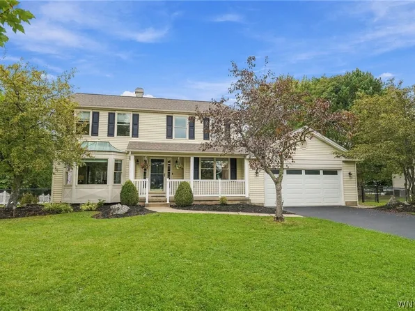 5677 Kippen Dr, East Amherst, NY 14051