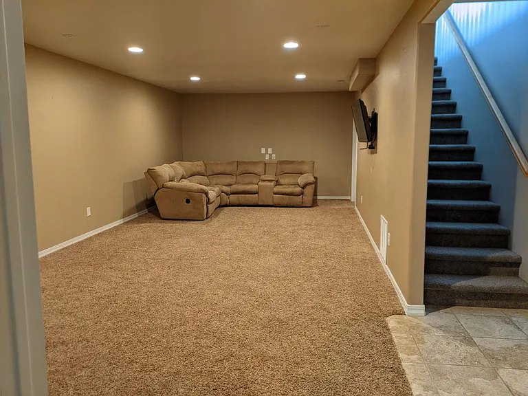 1491 Avon Ln — Photo 15